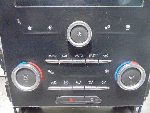 Foto 3ª: Mando Climatizador Renault Megane BOSE-EDITION BERLINA 130CV 97KW IV BERLINA 5P [H5F F4] (2017)