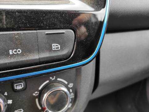 Foto 2ª: Botonera Elevalunas Dacia Spring 4DB401 (2021)