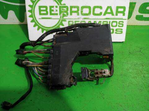 Foto 3ª: Caja Reles Fusibles Peugeot 508 ACTIVE 140CV 103KW [8DRHF8] (2012)