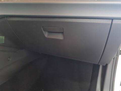 Guantera Seat Arona 1.0 TSI 116CV 85KW