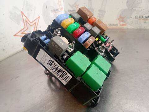 Foto 2ª: Caja Reles Fusibles Peugeot Expert ASPHALT STANDARD 120CV 88KW FURGON [YHV] (2023)