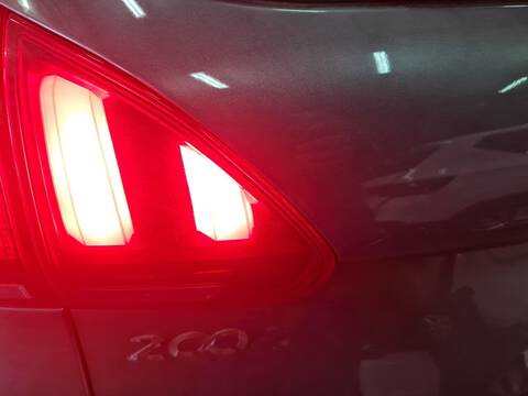 Foto 2ª: Piloto Portón Izquierdo Peugeot 2008 ALLURE 102CV 75KW [YH01] (2019)
