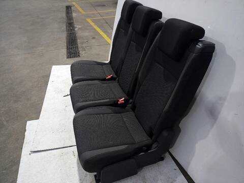 Foto 2ª: Asientos Traseros Volkswagen Touran ADVANCE BMT 110CV [CRKB] (2015)