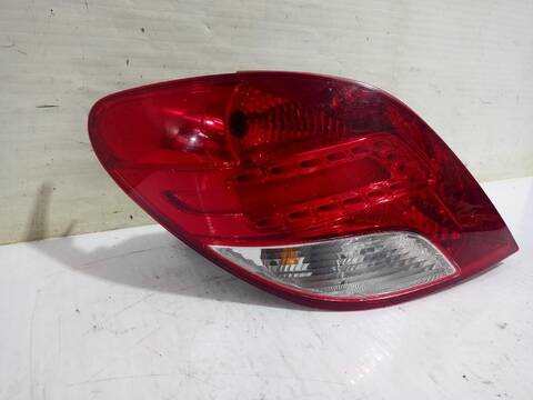 Foto 3ª: Piloto Trasero Izquierdo Peugeot 207 CONFORT 90CV [9HXDV6ATED4] (2006)