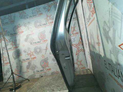 Foto 3ª: Puerta Trasera Izquierda Volkswagen Passat BERLINA 102CV 75KW (2000)