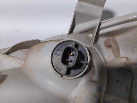 Foto 2ª: Faro Derecho Isuzu D Max D CREW CAB 4WD [4JK1E4C] (2010)