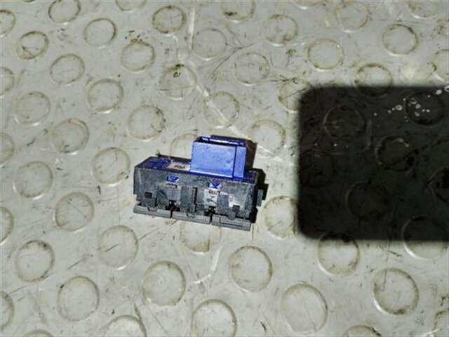 Foto 3ª: Mando Multifuncion Peugeot 308 1.6 ACTIVE [1.6 LTR. - 85 KW 16V E-HDI FAP] [9h05]