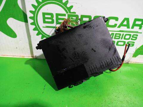 Foto 2ª: Caja Reles Fusibles Citroen Xsara 1.6 16V SATISFACTION 109CV [NFUTU5JP4] (1997)