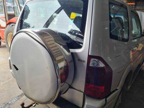 Foto 3ª: Portón Mitsubishi Montero 3.2 DI-D GLS 3-PTAS.) 160CV 118KW [4M41] (2003)