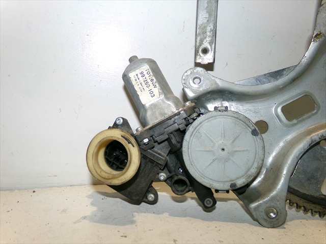 Foto 3ª: Elevalunas Eléctrico Trasero Derecho Toyota Corolla 2.2 D 2004-2009 (2007)