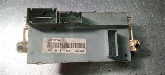 Foto 3ª: Caja Reles Fusibles Fiat Stilo 1.6 16V (192_XB1A) [182 B6.000]