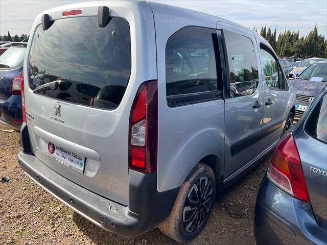 Foto 2ª: Piloto Trasero Derecho Peugeot Partner 1.6 HDI 120cv [BH01] (2016)