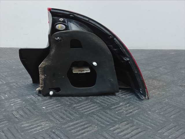 Foto 2ª: Piloto Trasero Izquierdo Citroen C5 0.1 (2004)