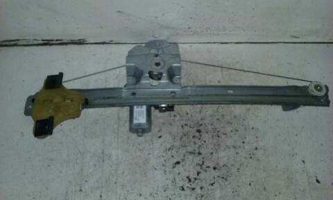 Foto 3ª: Elevalunas Eléctrico Delantero Derecho Renault Clio DYNAMIQUE 90CV 66KW [K9KB6] (2013)