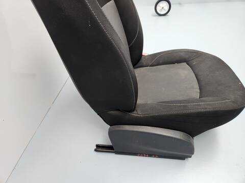 Foto 2ª: Asiento Delantero Derecho Dacia Duster SL EFICACIA 4X4 109CV 80KW [K9K658] (2016)