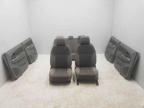 Juego Asientos Completos Toyota Hilux DOUBLE CAB 4X4