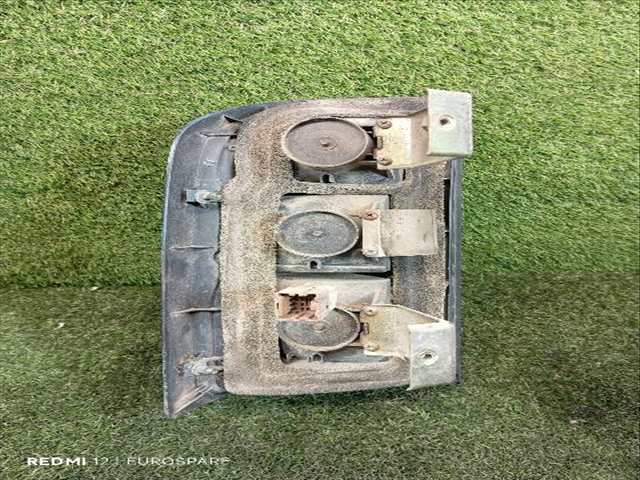 Foto 3ª: Piloto Trasero Derecho Nissan Patrol 3.0 D GR Y61 3P [ZD30] (2002)