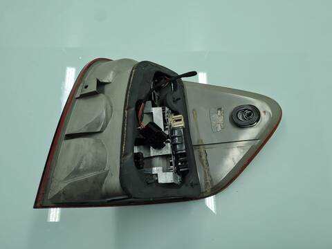 Foto 2ª: Piloto Trasero Izquierdo Mercedes Clase ML 320 3.0 CDI W164) 224CV 165KW 164.122) [OM642940] (2006)