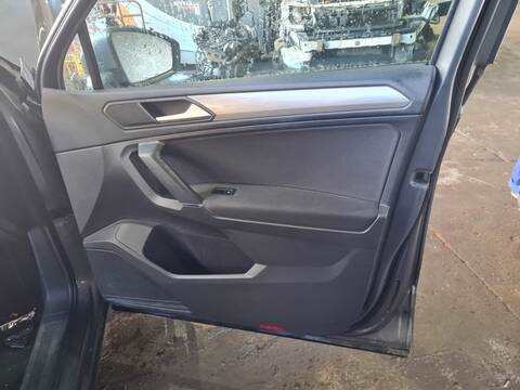 Foto 2ª: Asientos Traseros Volkswagen Tiguan ADVANCE 4MOTION 150CV 110KW [DFGA] (2020)