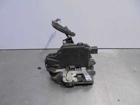 Foto 3ª: Cerradura Puerta Trasera Derecha Volkswagen Passat 1.9 TDI BERLINA 110CV 81KW [AFN] (1999)