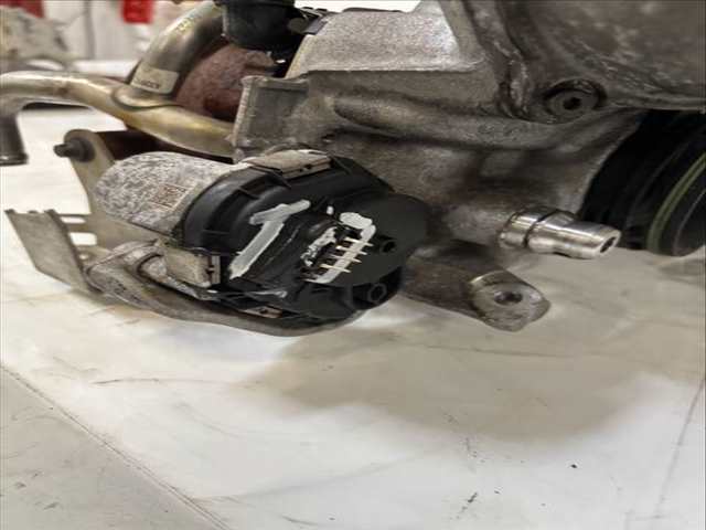 Foto 3ª: Turbocompresor Bmw Serie 7 720 B57 286 CV 210KW [B57D30B]