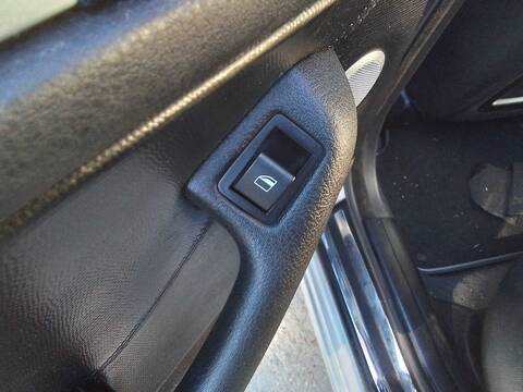 Foto 3ª: Botonera Elevalunas Bmw Serie 3 315 320D BERLINA 150CV 110KW [20-4D-4 D] (2004)