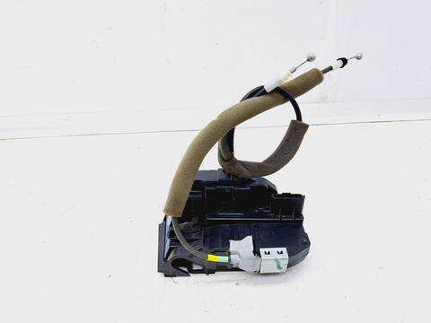 Cerradura Puerta Trasera Derecha Nissan Juke ACENTA 110CV 81KW