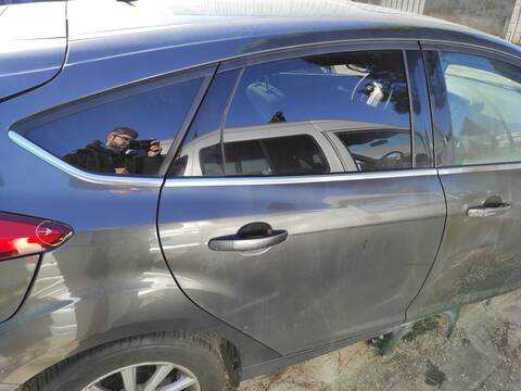 Puerta Trasera Derecha Ford Focus M1DD BERLINA