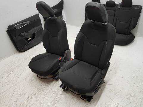 Foto 2ª: Juego Asientos Completos Alfa Romeo Tonale SPRINT