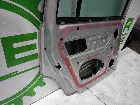 Foto 2ª: Puerta Trasera Izquierda Opel Zafira COSMO 120CV [Z19DT] (2005)