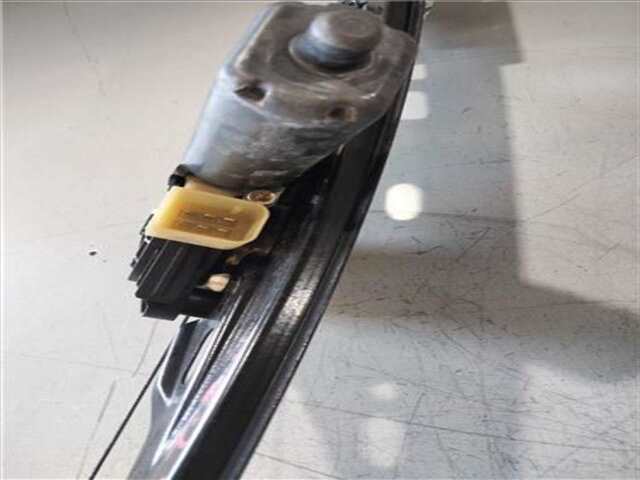 Foto 2ª: Elevalunas Eléctrico Trasero Derecho Mercedes Clase C 160 2.2 220 CDI (203.006) [2.2 LTR. - 105 KW CDI CAT] [646963]