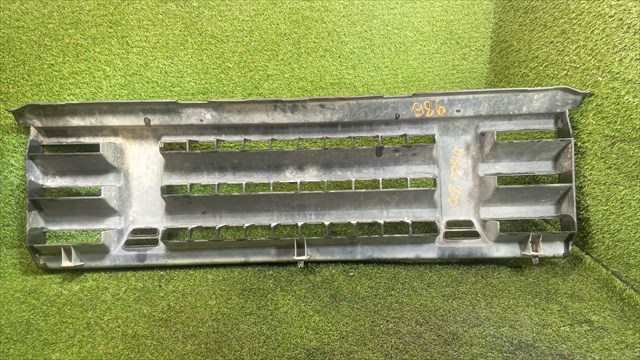 Foto 2ª: Rejilla Delantera Land Rover Discovery 2.5 TDI 200 TDI 3P [12L] (1990)