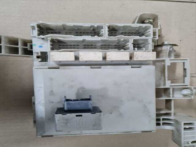 Foto 2ª: Caja Reles Fusibles Toyota Land Cruiser 3.0 TD 166CV 122KW [1KD-FTV] (1950)