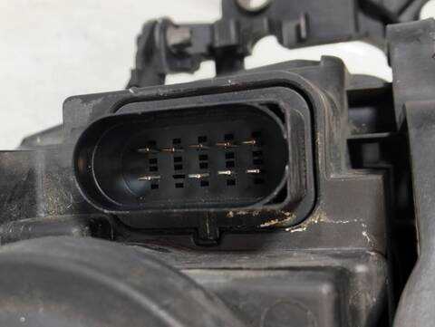 Foto 3ª: Faro Izquierdo Volkswagen Golf CAYB (2010)