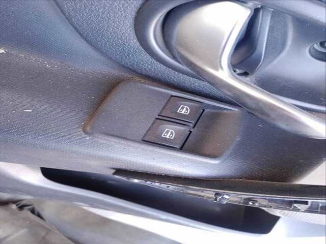 Foto 2ª: Botonera Elevalunas Dacia Sandero ANIVERSARIO 95CV 70KW [K9K U8] (2018)