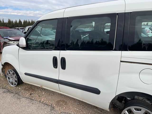 Foto 2ª: Puerta Lateral Corredera Izquierda Fiat Doblo 1.6 D 95cv [263A7000] (2016)