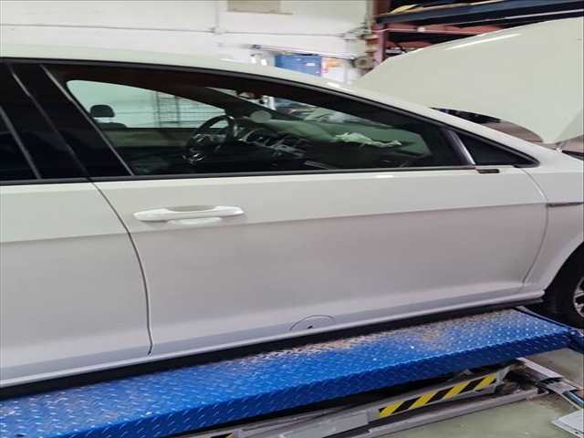 Puerta Delantera Derecha Volkswagen Golf 2.0 GTD 184CV 135KW