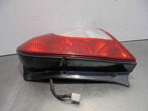 Foto 3ª: Piloto Trasero Derecho Kia Carens 1.8 CAT 110CV 81KW [TB] (2002)