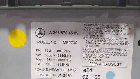 Foto 2ª: Sistema Audio Radio CD Mercedes Clase C 160 220 CDI SPORT EDITION LA) 203.008) BERLINA 150CV 110KW [OM646963] (2005)