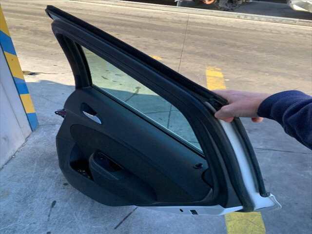 Foto 2ª: Puerta Trasera Derecha Opel Astra 1.6 CDTI (2015)