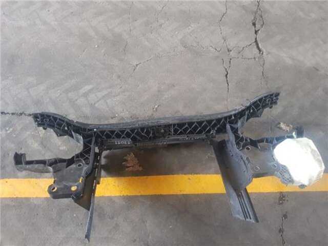 Foto 2ª: Paragolpes Delantero Renault Megane 1.4 AUTHENTIQUE [1.4 LTR. - 72 KW 16V] II BERLINA 5P (10.2002-_) [K4J D7]