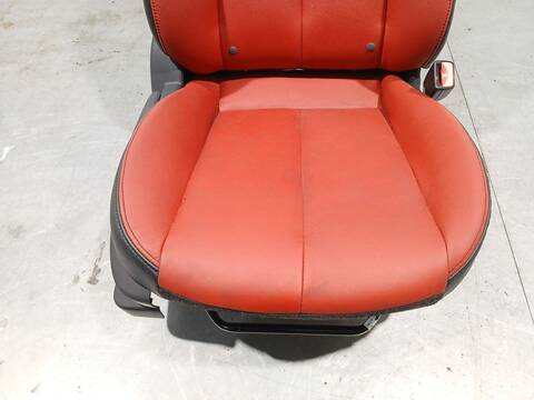 Foto 2ª: Asiento Delantero Derecho Mazda MX5 2.0 NC18) 160CV 118KW III NC) [LFY7,LFG8,LFG7,LFZD] (2006)