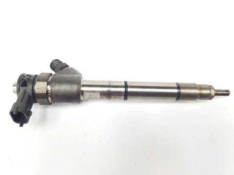 Foto 2ª: Inyectores Hyundai Tucson 1.7 CRDI 116CV [D4FD] (2015)