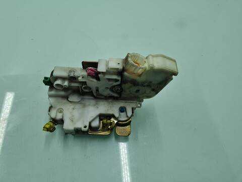 Foto 3ª: Cerradura Puerta Delantera Derecha Nissan Navara 2.5 TD 16V CAT 133CV 98KW PICK-UP D22) [YD25DDTI] (2003)