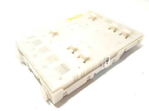 Foto 3ª: Caja Reles Fusibles Volvo V60 310CV 228KW FAMILIAR [D4204T11] (2020)