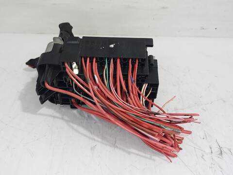 Foto 3ª: Caja Reles Fusibles Renault Scenic BOSE EDITION 110CV [K9K836] (2009)