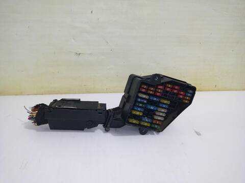 Foto 2ª: Caja Reles Fusibles Audi A6 2.5 TDI QUATTRO 180CV [BAU] (2001)