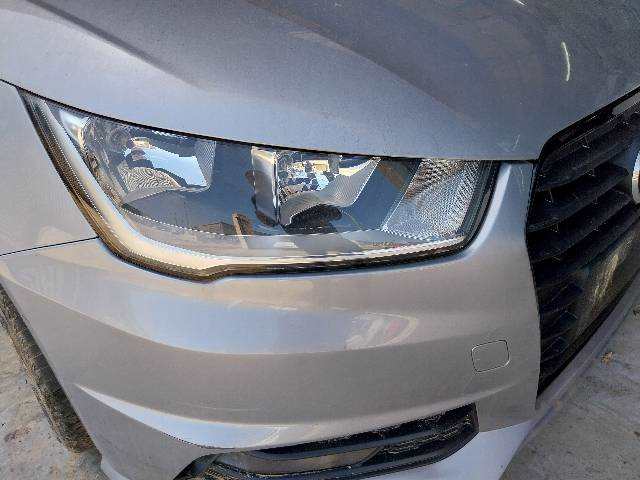 Faro Derecho Audi A1 1.6 TDI