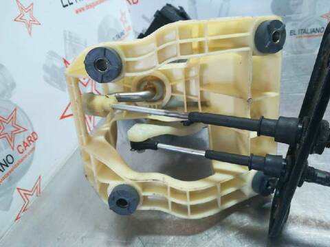 Foto 4ª: Palanca de Cambio Hyundai i10 STYLE 78CV 57KW [G4LA] (2010)