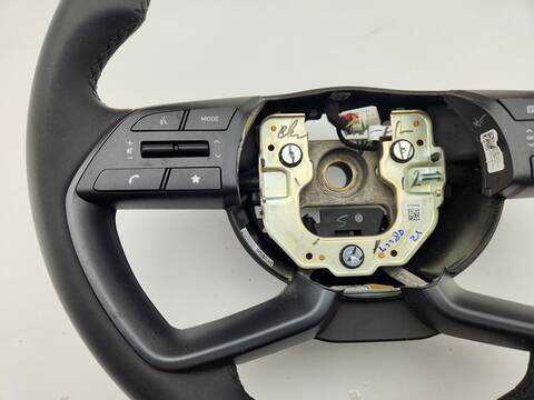 Foto 3ª: Volante Hyundai i20 ESSENCE 84CV 62KW [G4LF] (2024)